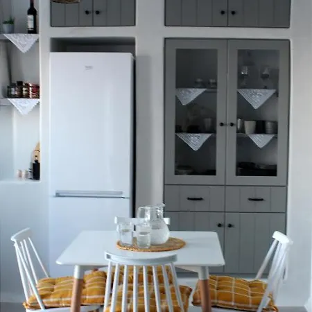 το σπίτι της γιαγιάς - Granny's Guest's House